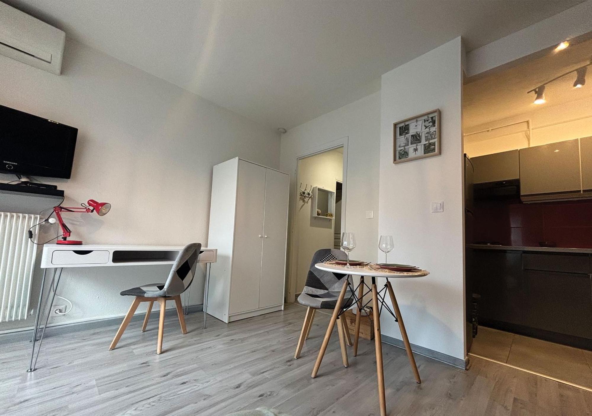 Charming In 2-min Walk To The Sea Appartement